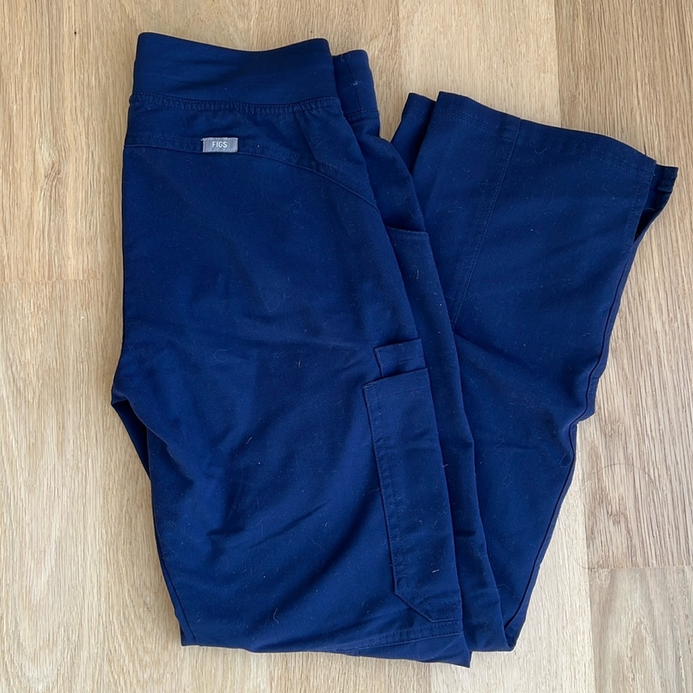 Women’s Figs Kade Cargo Scrub Pants